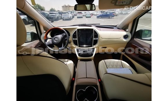 Acheter Import Voiture Mercedes-Benz Vito Blanc à Import - Dubai, Clarendon Acheter Import Voiture Mercedes-Benz Vito Blanc à Import - Dubai, Clarendon