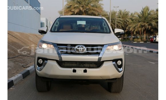 Acheter Import Voiture Toyota Fortuner Noir à Import - Dubai, Clarendon Acheter Import Voiture Toyota Fortuner Noir à Import - Dubai, Clarendon