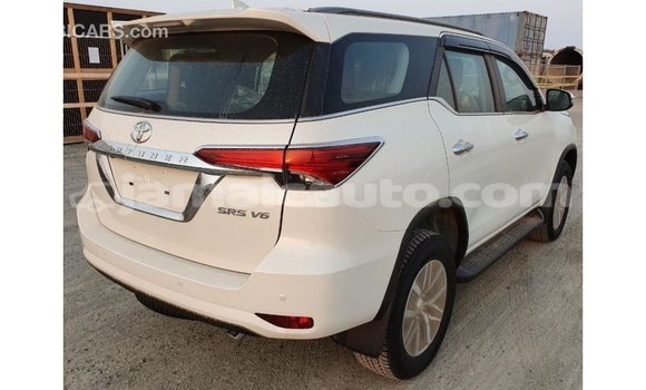 Buy Import Toyota Fortuner White Car in Import - Dubai in Clarendon Buy Import Toyota Fortuner White Car in Import - Dubai in Clarendon