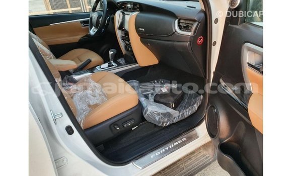 Buy Import Toyota Fortuner White Car in Import - Dubai in Clarendon Buy Import Toyota Fortuner White Car in Import - Dubai in Clarendon