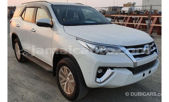 Buy Import Toyota Fortuner White Car in Import - Dubai in Clarendon Buy Import Toyota Fortuner White Car in Import - Dubai in Clarendon