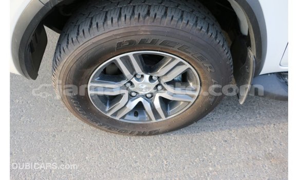 Acheter Import Voiture Toyota Fortuner Noir à Import - Dubai, Clarendon Acheter Import Voiture Toyota Fortuner Noir à Import - Dubai, Clarendon