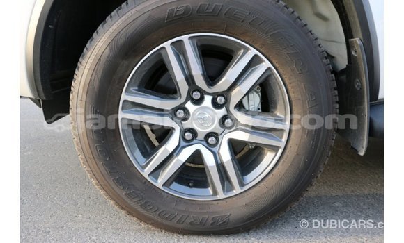 Acheter Import Voiture Toyota Fortuner Noir à Import - Dubai, Clarendon Acheter Import Voiture Toyota Fortuner Noir à Import - Dubai, Clarendon