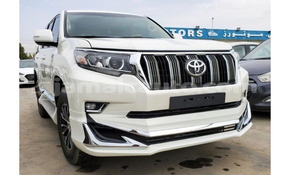 Acheter Import Voiture Toyota Prado Blanc à Import - Dubai, Clarendon Acheter Import Voiture Toyota Prado Blanc à Import - Dubai, Clarendon