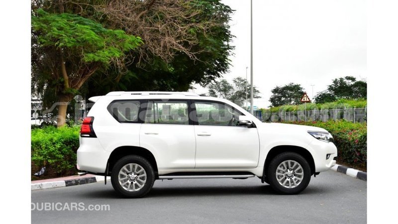 Big with watermark toyota prado clarendon import dubai 3067
