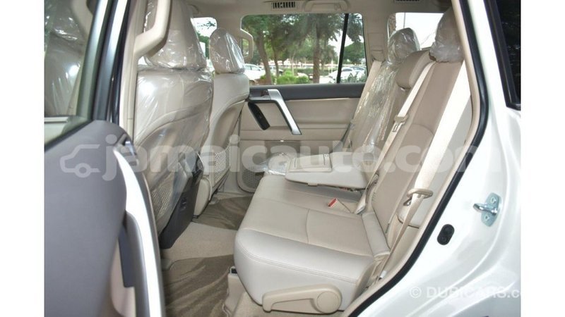 Big with watermark toyota prado clarendon import dubai 3067
