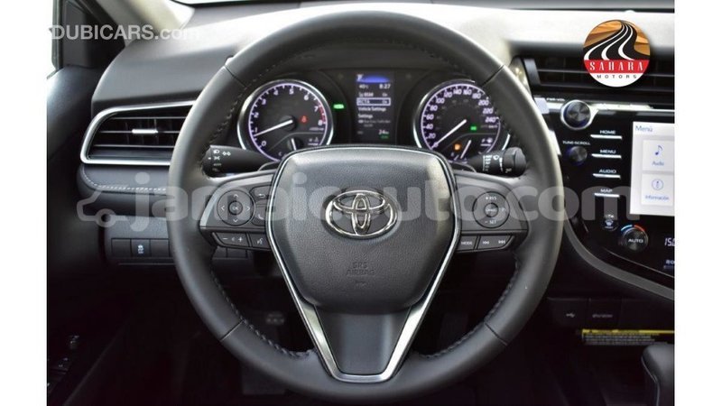 Big with watermark toyota camry clarendon import dubai 3068