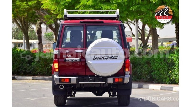 Big with watermark toyota land cruiser clarendon import dubai 3069