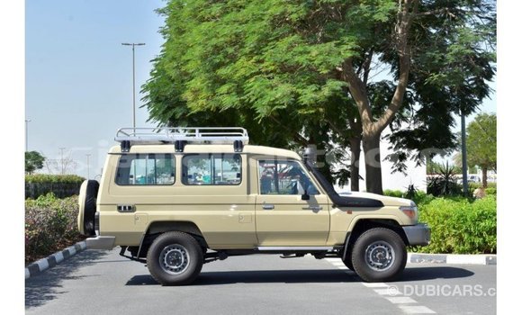Buy Import Toyota Land Cruiser Beige Car in Import - Dubai in Clarendon Buy Import Toyota Land Cruiser Beige Car in Import - Dubai in Clarendon
