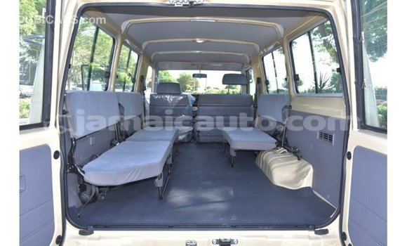 Buy Import Toyota Land Cruiser Beige Car in Import - Dubai in Clarendon Buy Import Toyota Land Cruiser Beige Car in Import - Dubai in Clarendon