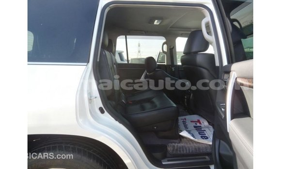 Buy Import Toyota Land Cruiser White Car in Import - Dubai in Clarendon Buy Import Toyota Land Cruiser White Car in Import - Dubai in Clarendon
