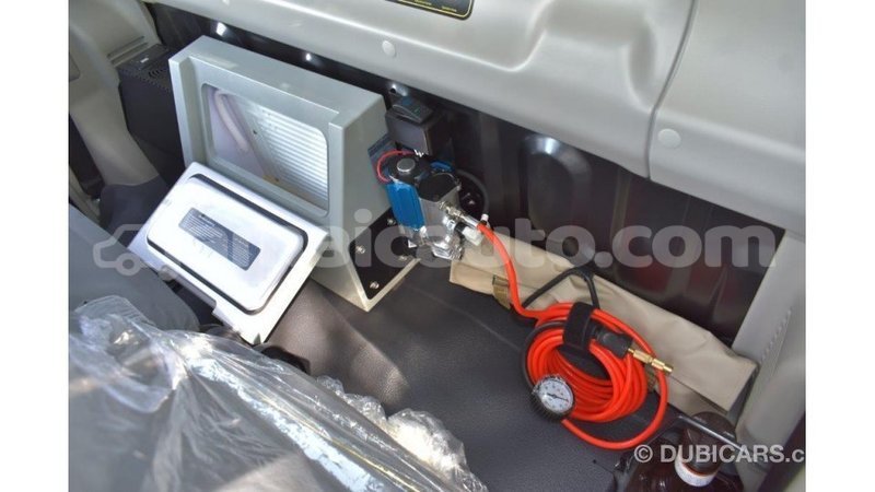 Big with watermark toyota land cruiser clarendon import dubai 3078