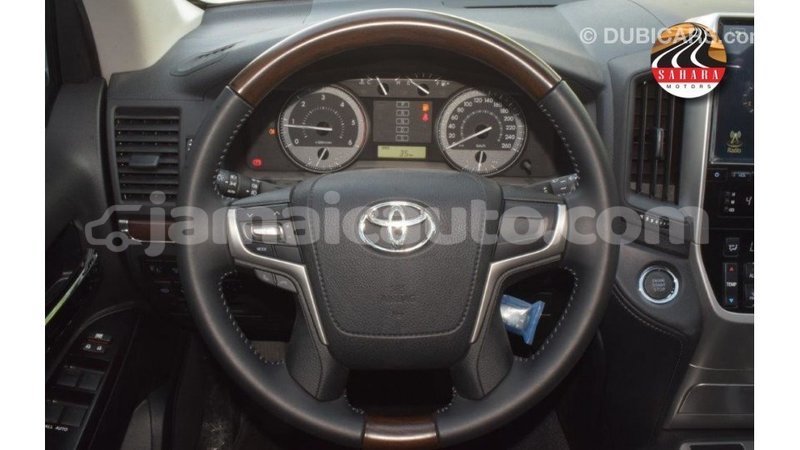 Big with watermark toyota land cruiser clarendon import dubai 3079