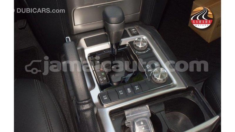 Big with watermark toyota land cruiser clarendon import dubai 3079