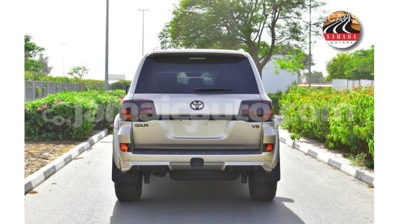 Big with watermark toyota land cruiser clarendon import dubai 3079