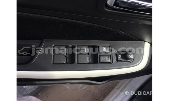 Acheter Import Voiture Suzuki Swift Blanc à Import - Dubai, Clarendon Acheter Import Voiture Suzuki Swift Blanc à Import - Dubai, Clarendon