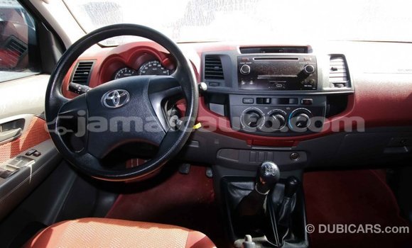 Acheter Import Voiture Toyota Hilux Rouge à Import - Dubai, Clarendon Acheter Import Voiture Toyota Hilux Rouge à Import - Dubai, Clarendon