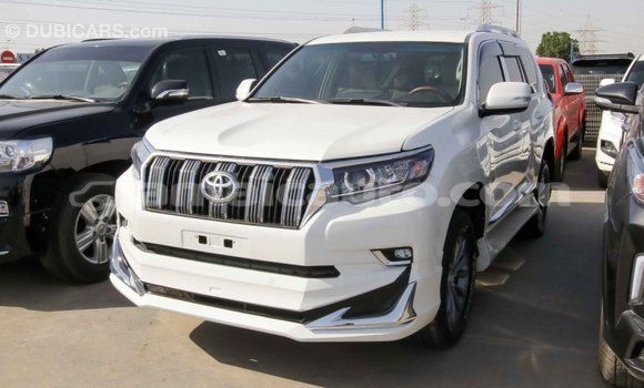 Acheter Import Voiture Toyota Prado Blanc à Import - Dubai, Clarendon Acheter Import Voiture Toyota Prado Blanc à Import - Dubai, Clarendon