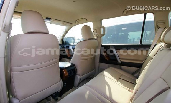 Acheter Import Voiture Toyota Prado Blanc à Import - Dubai, Clarendon Acheter Import Voiture Toyota Prado Blanc à Import - Dubai, Clarendon