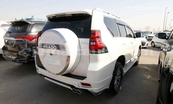 Acheter Import Voiture Toyota Prado Blanc à Import - Dubai, Clarendon Acheter Import Voiture Toyota Prado Blanc à Import - Dubai, Clarendon