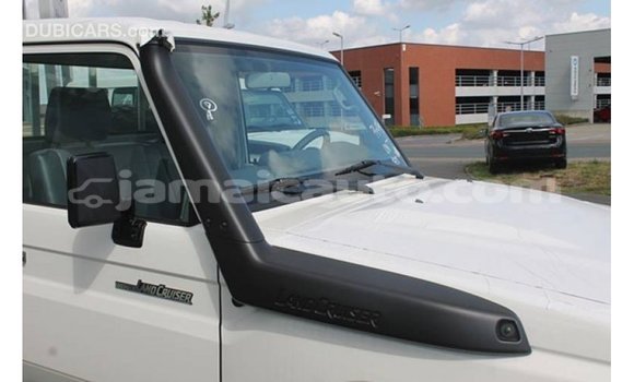 Buy Import Toyota Land Cruiser White Car in Import - Dubai in Clarendon Buy Import Toyota Land Cruiser White Car in Import - Dubai in Clarendon