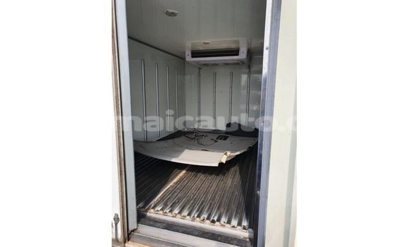 Acheter Import Voiture Kia Rio Blanc à Import - Dubai, Clarendon Acheter Import Voiture Kia Rio Blanc à Import - Dubai, Clarendon