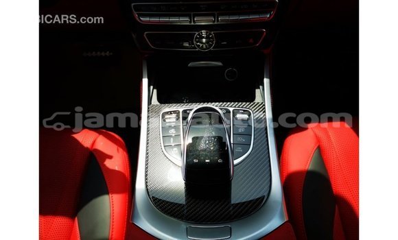 Acheter Import Voiture Mercedes-Benz 190 (W201) Blanc à Import - Dubai, Clarendon Acheter Import Voiture Mercedes-Benz 190 (W201) Blanc à Import - Dubai, Clarendon