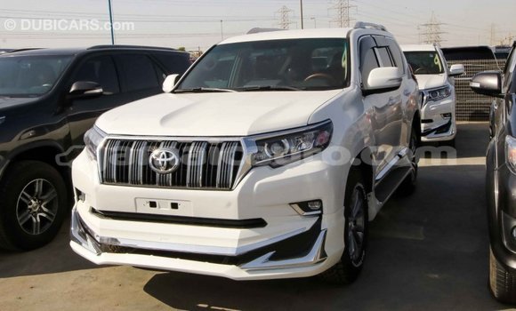 Acheter Import Voiture Toyota Prado Blanc à Import - Dubai, Clarendon Acheter Import Voiture Toyota Prado Blanc à Import - Dubai, Clarendon