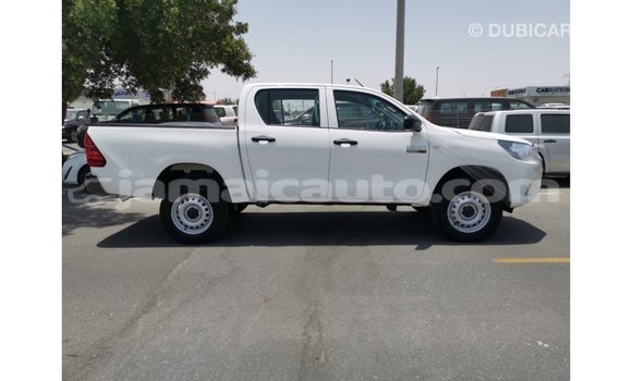 Acheter Import Voiture Toyota Hilux Blanc à Import - Dubai, Clarendon Acheter Import Voiture Toyota Hilux Blanc à Import - Dubai, Clarendon