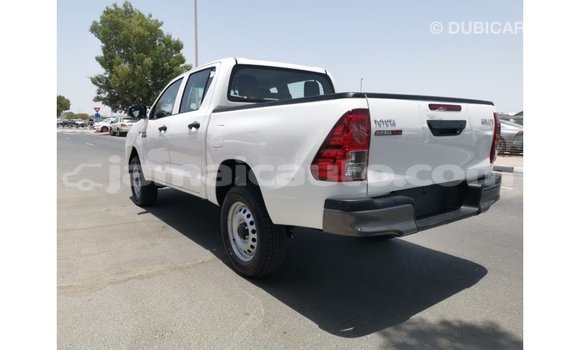 Acheter Import Voiture Toyota Hilux Blanc à Import - Dubai, Clarendon Acheter Import Voiture Toyota Hilux Blanc à Import - Dubai, Clarendon
