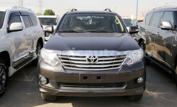 Acheter Import Voiture Toyota Fortuner Autre à Import - Dubai, Clarendon Acheter Import Voiture Toyota Fortuner Autre à Import - Dubai, Clarendon