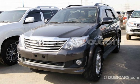 Acheter Import Voiture Toyota Fortuner Autre à Import - Dubai, Clarendon Acheter Import Voiture Toyota Fortuner Autre à Import - Dubai, Clarendon