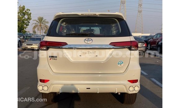 Buy Import Toyota Fortuner White Car in Import - Dubai in Clarendon Buy Import Toyota Fortuner White Car in Import - Dubai in Clarendon