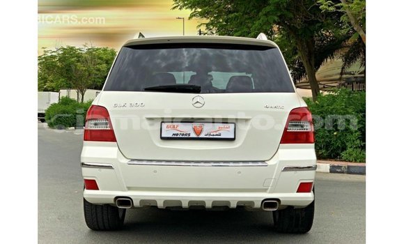 Buy Import Mercedes-Benz 190 (W201) White Car in Import - Dubai in Clarendon Buy Import Mercedes-Benz 190 (W201) White Car in Import - Dubai in Clarendon