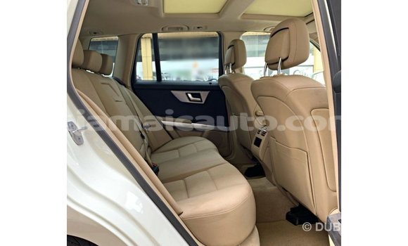 Buy Import Mercedes-Benz 190 (W201) White Car in Import - Dubai in Clarendon Buy Import Mercedes-Benz 190 (W201) White Car in Import - Dubai in Clarendon