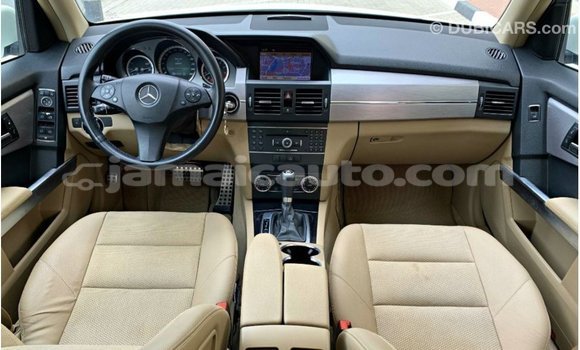 Buy Import Mercedes-Benz 190 (W201) White Car in Import - Dubai in Clarendon Buy Import Mercedes-Benz 190 (W201) White Car in Import - Dubai in Clarendon