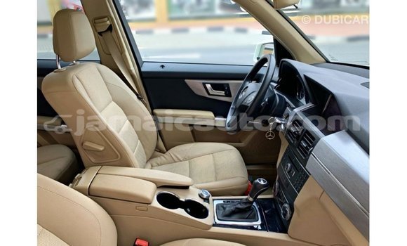 Buy Import Mercedes-Benz 190 (W201) White Car in Import - Dubai in Clarendon Buy Import Mercedes-Benz 190 (W201) White Car in Import - Dubai in Clarendon