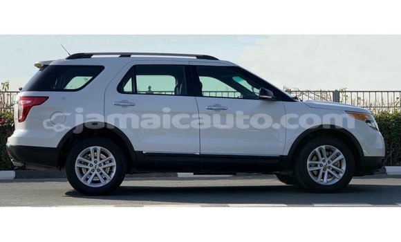 Buy Import Ford Explorer White Car in Import - Dubai in Clarendon Buy Import Ford Explorer White Car in Import - Dubai in Clarendon