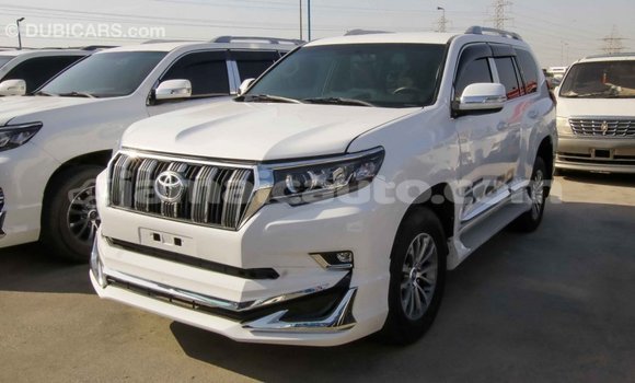 Acheter Import Voiture Toyota Prado Blanc à Import - Dubai, Clarendon Acheter Import Voiture Toyota Prado Blanc à Import - Dubai, Clarendon