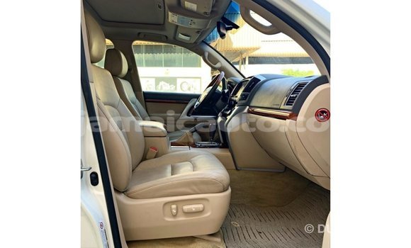 Buy Import Toyota Land Cruiser White Car in Import - Dubai in Clarendon Buy Import Toyota Land Cruiser White Car in Import - Dubai in Clarendon