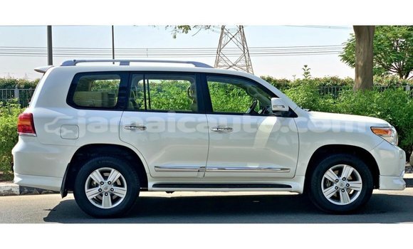 Buy Import Toyota Land Cruiser White Car in Import - Dubai in Clarendon Buy Import Toyota Land Cruiser White Car in Import - Dubai in Clarendon