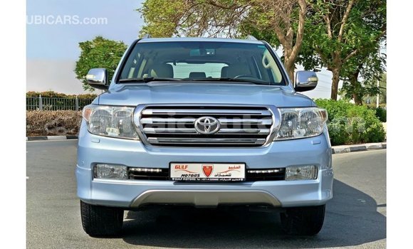Acheter Import Voiture Toyota Land Cruiser Bleu à Import - Dubai, Clarendon Acheter Import Voiture Toyota Land Cruiser Bleu à Import - Dubai, Clarendon