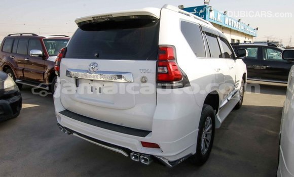 Acheter Import Voiture Toyota Prado Blanc à Import - Dubai, Clarendon Acheter Import Voiture Toyota Prado Blanc à Import - Dubai, Clarendon