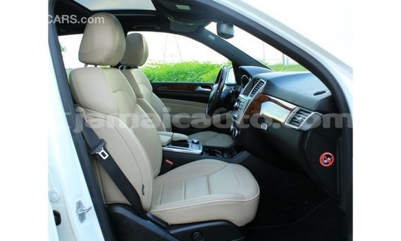 Buy Import Mercedes-Benz 190 (W201) White Car in Import - Dubai in Clarendon Buy Import Mercedes-Benz 190 (W201) White Car in Import - Dubai in Clarendon