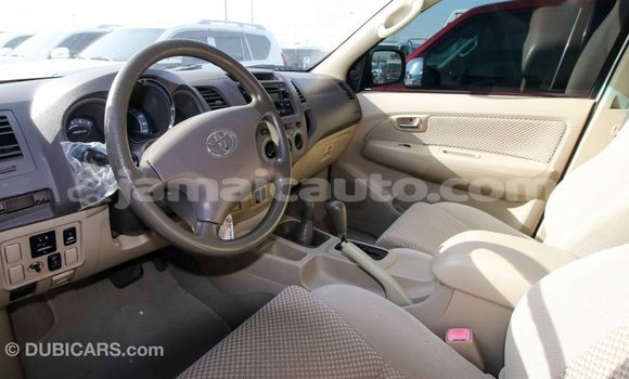 Acheter Import Voiture Toyota Fortuner Blanc à Import - Dubai, Clarendon Acheter Import Voiture Toyota Fortuner Blanc à Import - Dubai, Clarendon