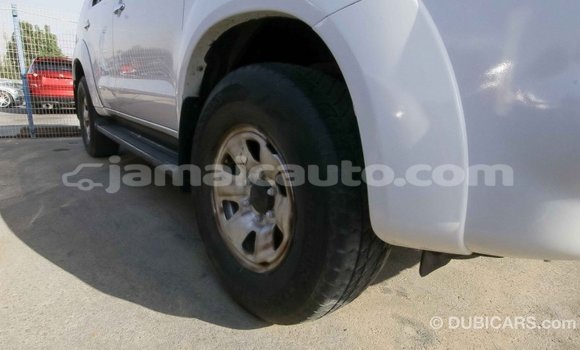 Acheter Import Voiture Toyota Fortuner Blanc à Import - Dubai, Clarendon Acheter Import Voiture Toyota Fortuner Blanc à Import - Dubai, Clarendon