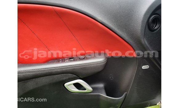 Acheter Import Voiture Dodge Challenger Blanc à Import - Dubai, Clarendon Acheter Import Voiture Dodge Challenger Blanc à Import - Dubai, Clarendon