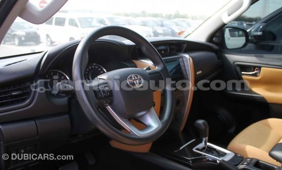 Acheter Import Voiture Toyota Fortuner Blanc à Import - Dubai, Clarendon Acheter Import Voiture Toyota Fortuner Blanc à Import - Dubai, Clarendon
