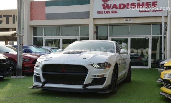 Acheter Import Voiture Ford Mustang Blanc à Import - Dubai, Clarendon Acheter Import Voiture Ford Mustang Blanc à Import - Dubai, Clarendon