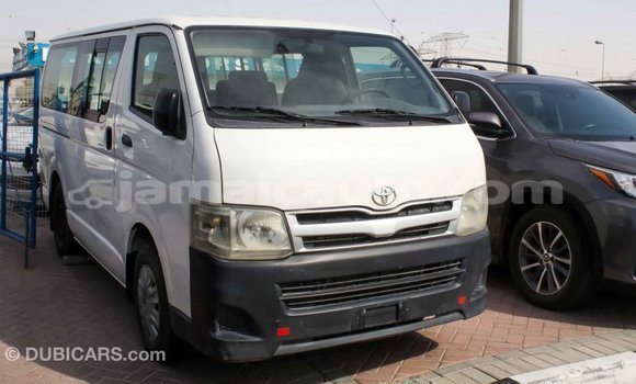 Acheter Import Voiture Toyota Hiace Blanc à Import - Dubai, Clarendon Acheter Import Voiture Toyota Hiace Blanc à Import - Dubai, Clarendon